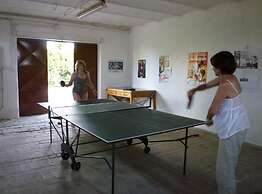Ostra Villa - Sleeps 8 - Pool - Garden - Parking