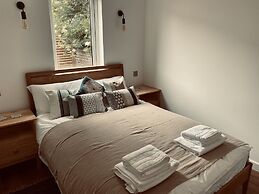 Stunning 2-bed Self Contained Oasis in Eastbourne