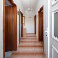 A 1 - apt Near Beach With Patio, Parking and Grill
