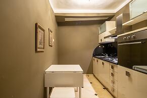 Uffizi Romantic Flat by Mmega