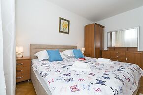 Apt. Near Center With Balcony With the sea View
