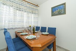 Apt. Near Center With Balcony With the sea View