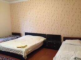 Azhdahak Guesthouse
