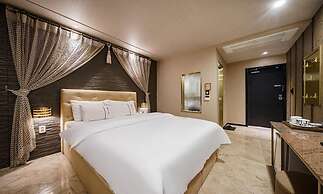 URBAN HOTEL & GOLF