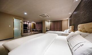 URBAN HOTEL & GOLF