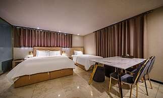 URBAN HOTEL & GOLF