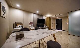 URBAN HOTEL & GOLF