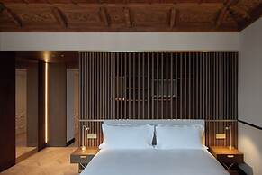 Amabilia Suites