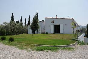 Luxurious 6 Bedroom Villa With a Private Pool