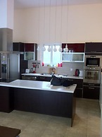 Luxurious 6 Bedroom Villa With a Private Pool