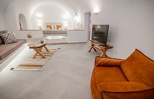 Sun Angelos Oia - Luxury Cave Suites