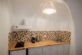 Sun Angelos Oia - Luxury Cave Suites