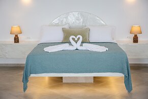 Sun Angelos Oia - Luxury Cave Suites