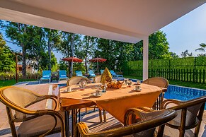 Lilly Villa 2