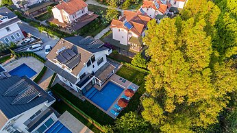 Lilly Villa 2