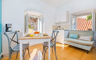 Steps Old Town Apartments by Irundo