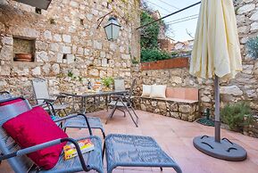 Steps Old Town Apartments by Irundo