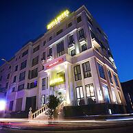 Royal Hotel II