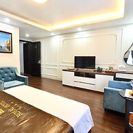 Royal Hotel II