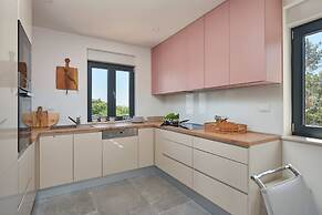 Irena Apartments