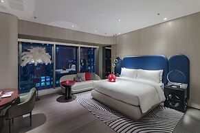 W Xiamen