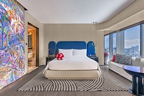 W Xiamen