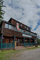 Helmcken Falls Lodge