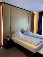 Primetime Hotel