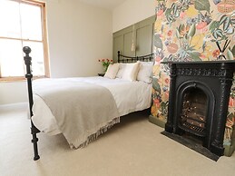 No 19, Haworth