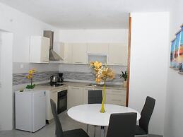 Apartments Snjezana