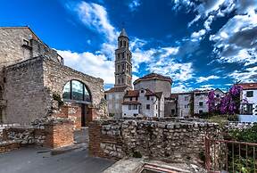 Big 80 m2 apt With Balcony in the Heart of Split