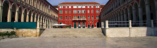 Big 80 m2 apt With Balcony in the Heart of Split