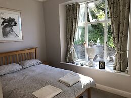 Seaside 2-bed, Sleeps 4, Parking & Pet Friendly