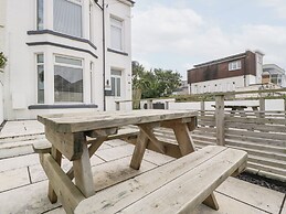 76A Mackworth Road