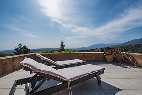 Villa Kalogra - Natural Habitat w. Views