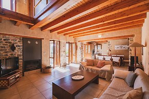 Villa Kalogra - Natural Habitat w. Views