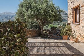 Villa Kalogra - Natural Habitat w. Views
