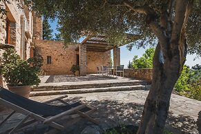 Villa Kalogra - Natural Habitat w. Views