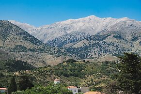 Villa Kalogra - Natural Habitat w. Views
