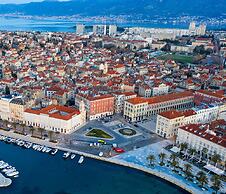 Beautiful Home in Split With Wifi and 4 Bedrooms