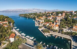 Beautiful Home in Split With Wifi and 4 Bedrooms