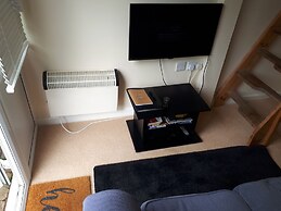 1 Bed Flat - Sleeps 2 - Pets - Garden - Parking
