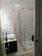 2 Bed Flat - Sleeps 6 - Pool - Parking - Wifi