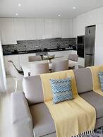 2 Bed Flat - Sleeps 6 - Pool - Parking - Wifi