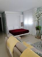 2 Bed Flat - Sleeps 6 - Pool - Parking - Wifi