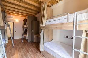 Hostel Antique
