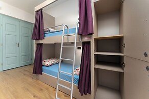 Hostel Antique