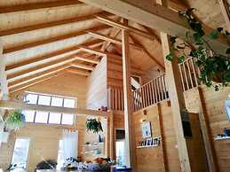 Lovely 4-bed Cottage in Kolasin