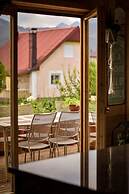 Lovely 4-bed Cottage in Kolasin