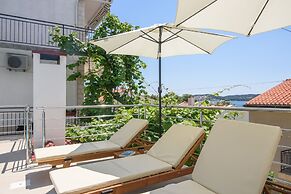 A1-apt w. Shared Pool & Balcony,next to the Beach